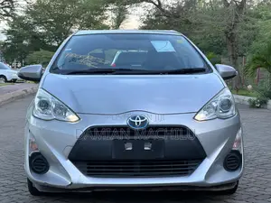 Toyota Aqua 2011 Silver