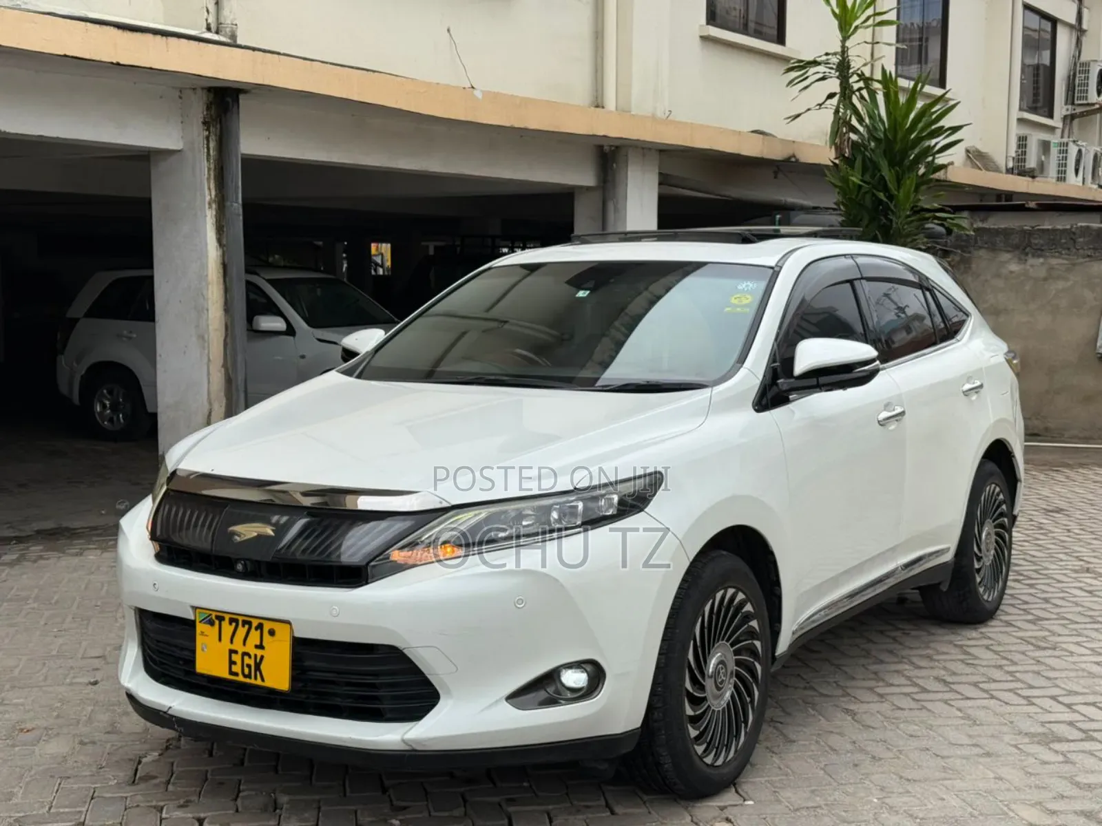 Toyota Harrier 2.0 2015 White