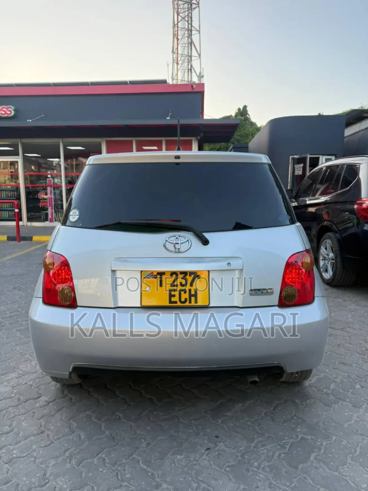 Toyota IST 2004 Silver