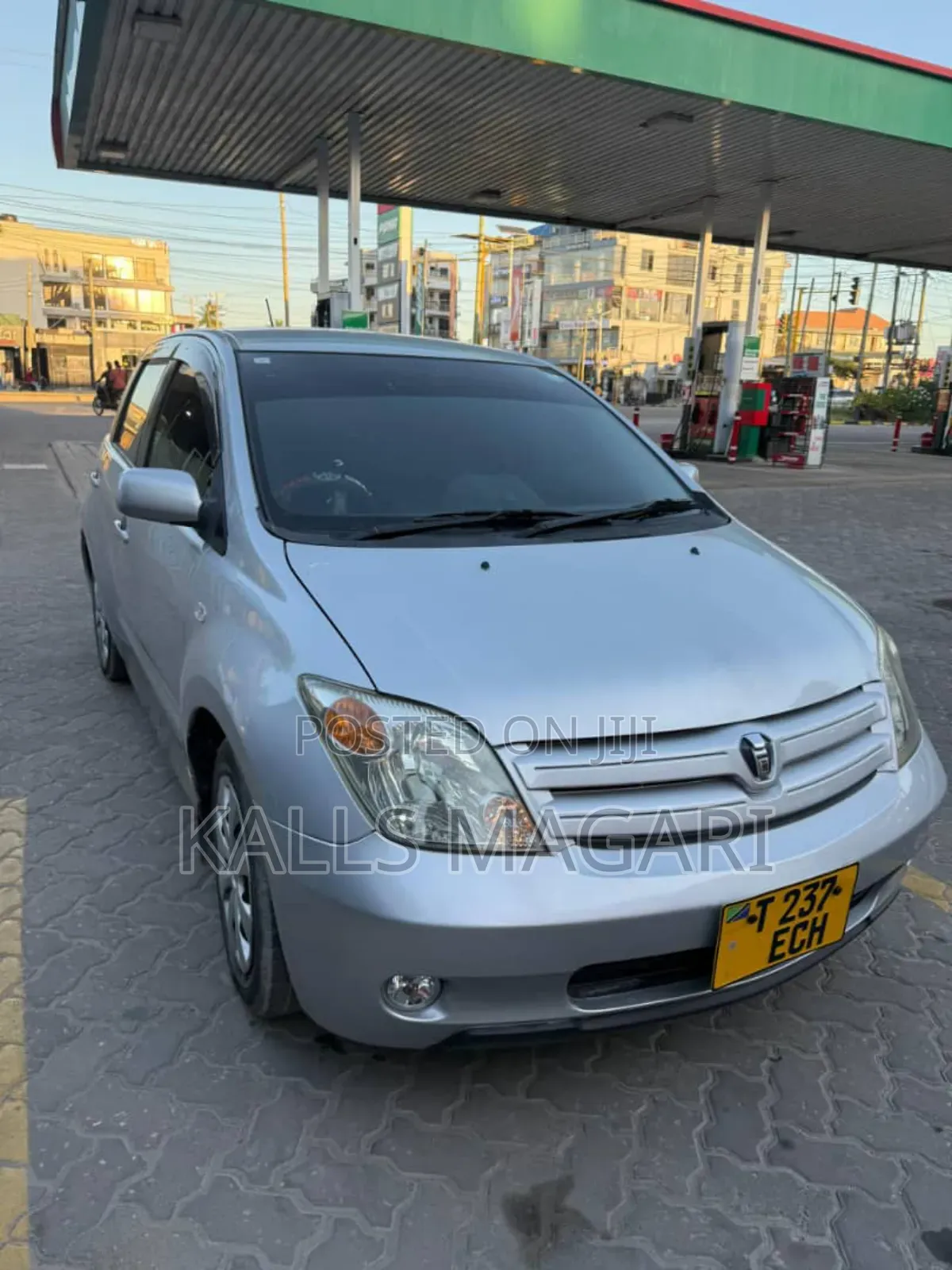 Toyota IST 2004 Silver