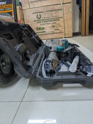 Total Demolition Breaker 1700 W