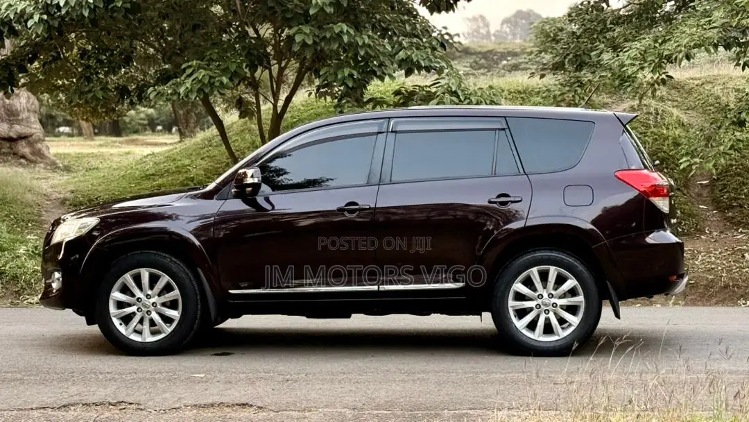 Toyota Vanguard 2012 Burgundy