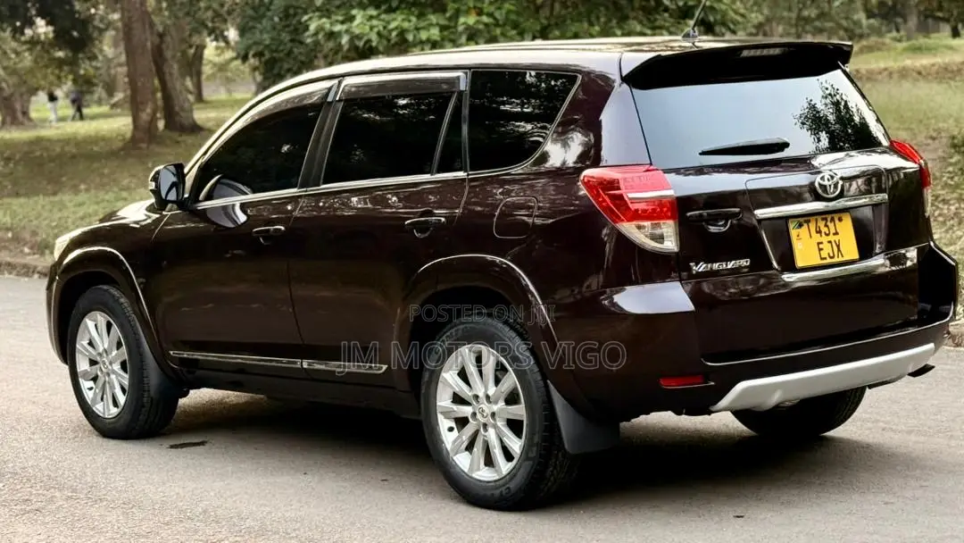 Toyota Vanguard 2012 Burgundy