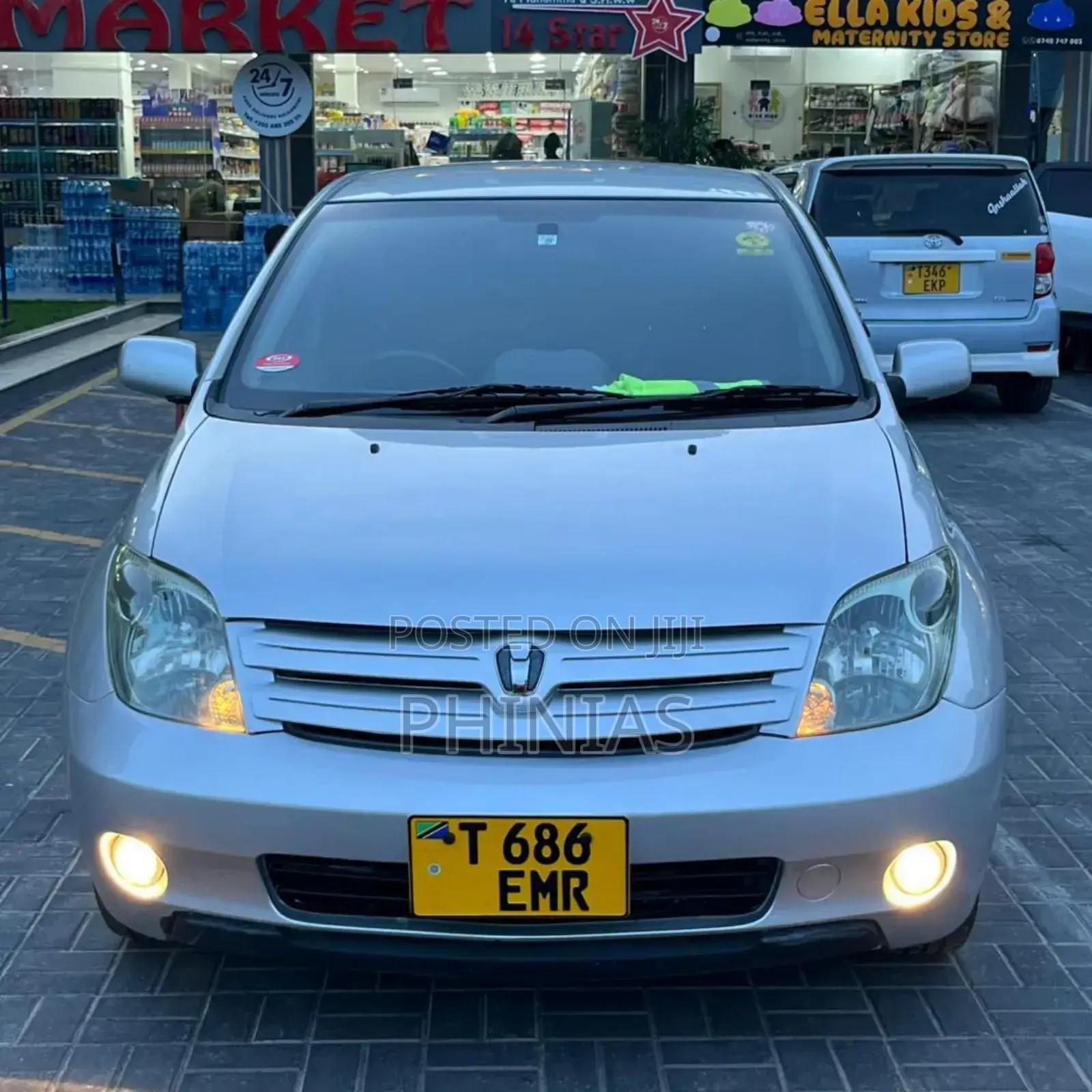 Toyota IST 2004 Silver