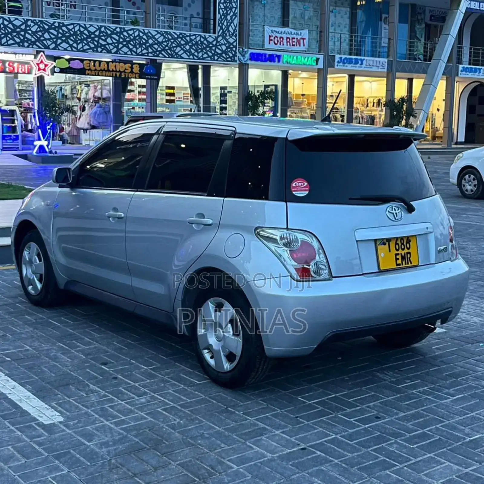 Toyota IST 2004 Silver