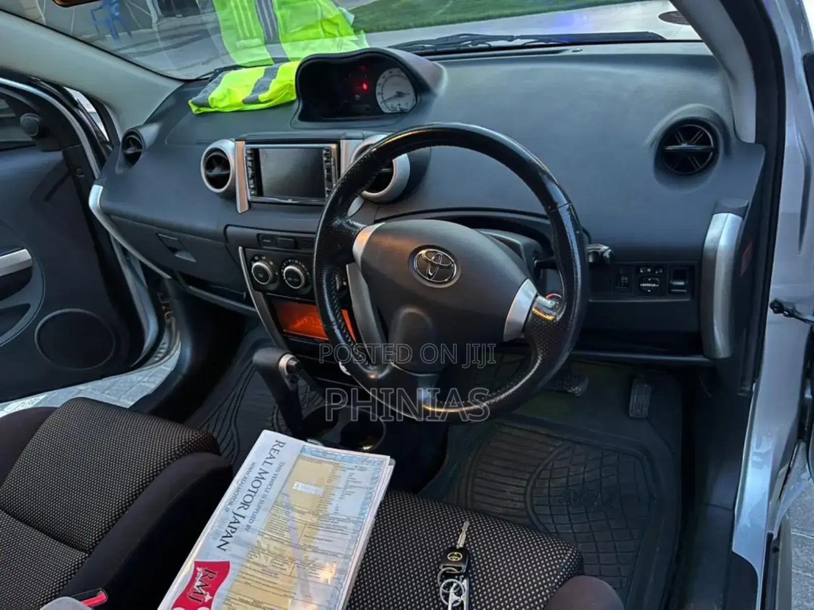 Toyota IST 2004 Silver