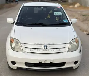 Toyota IST 2003 White