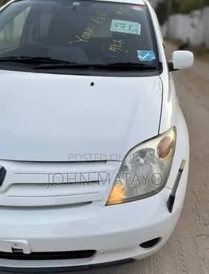 Toyota IST 2003 White