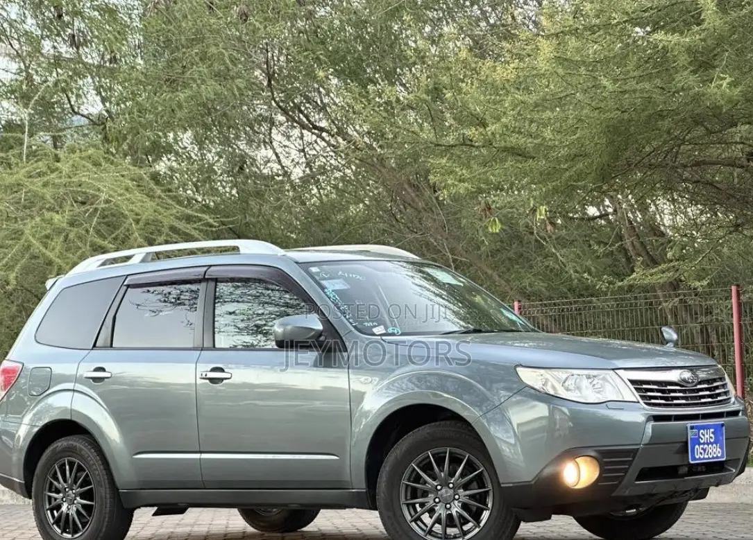 Subaru Forester 2010 Gray