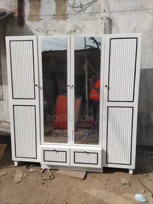 Kabati La Nguo Milango Mi Nne