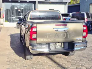 Toyota Hilux 2021 Gray
