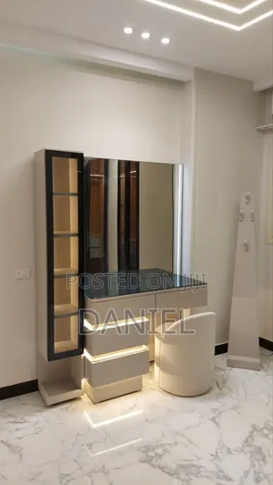 Dressing Table Ya Kisasa Kabisa Na Taa