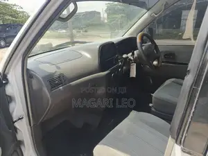 Toyota Noah 2003 Pearl