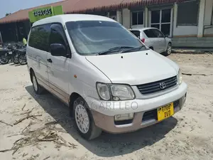 Toyota Noah 2003 Pearl