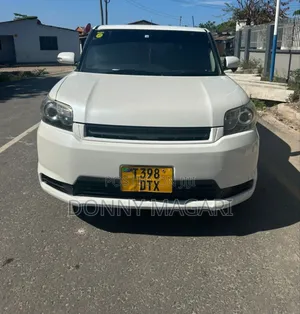 Toyota Corolla Rumion 2010 White