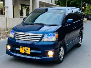Toyota Noah 2009 Blue