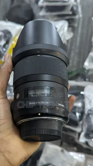 Nikon Sigma Lens 35mm F1.4