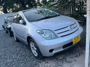 Toyota IST 2005 Silver