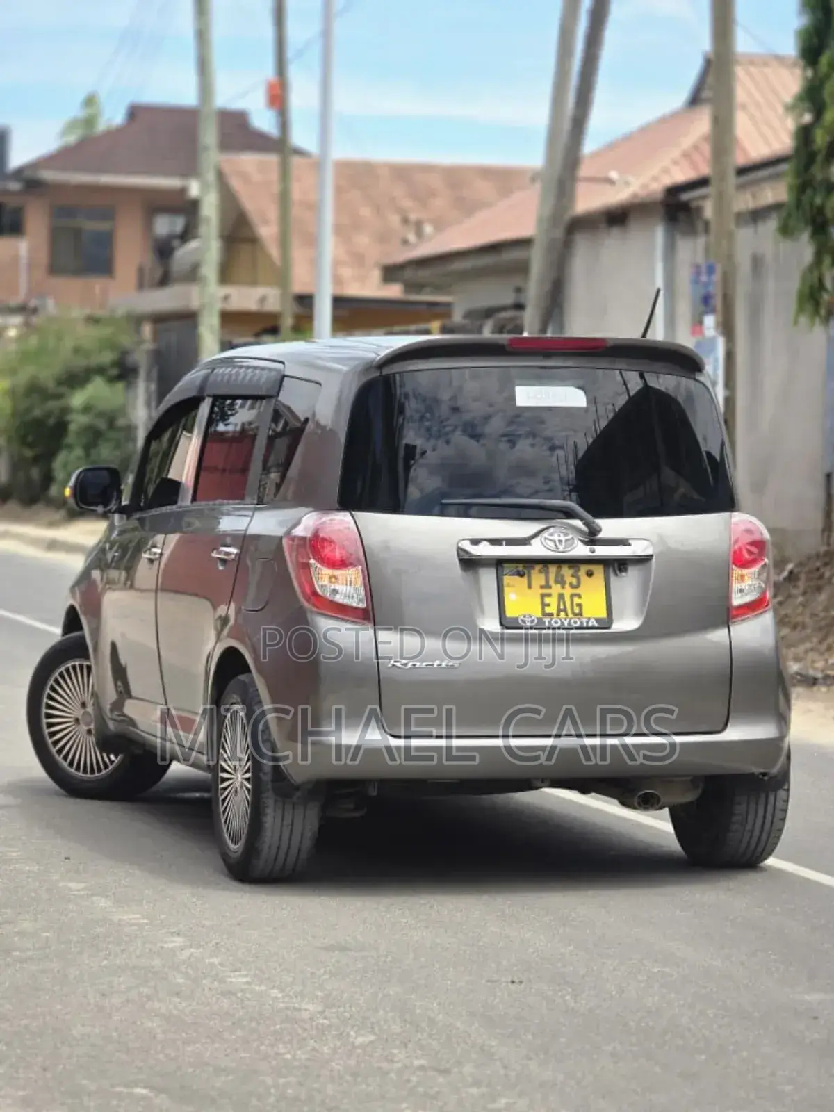 Toyota Ractis 2009 Gray