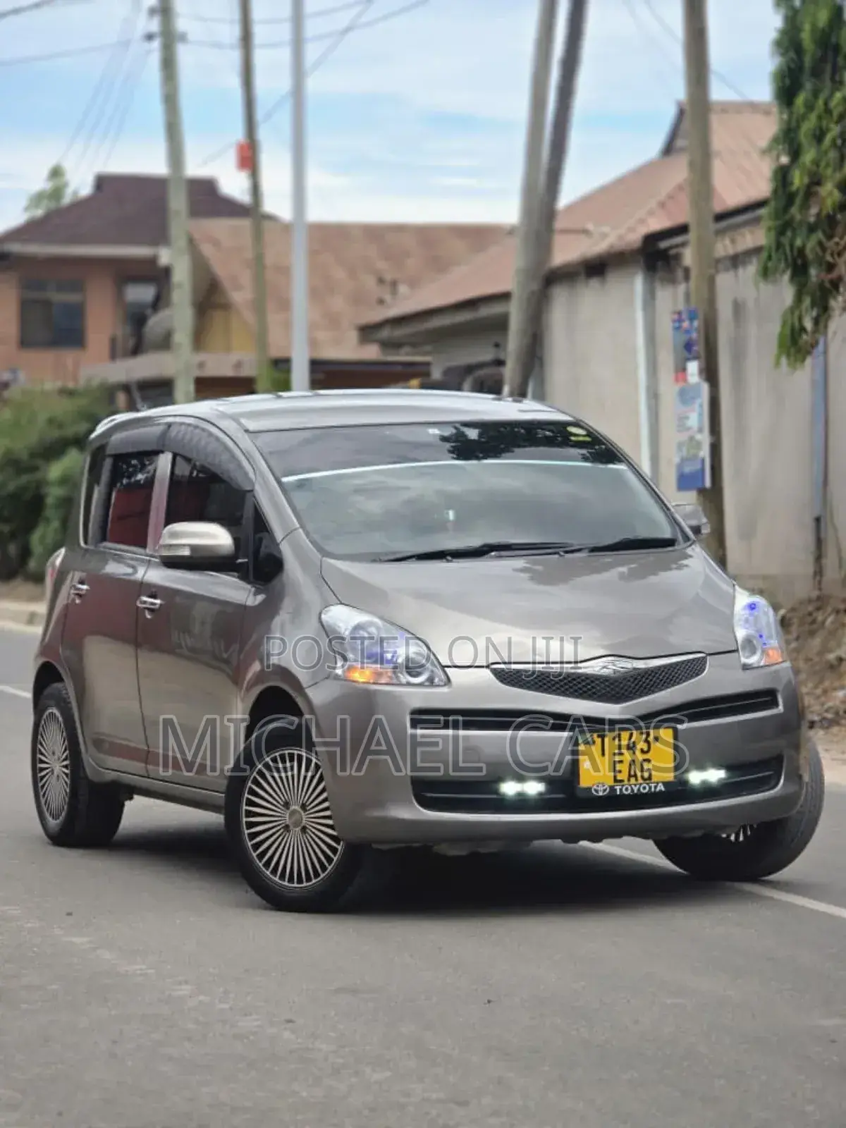 Toyota Ractis 2009 Gray
