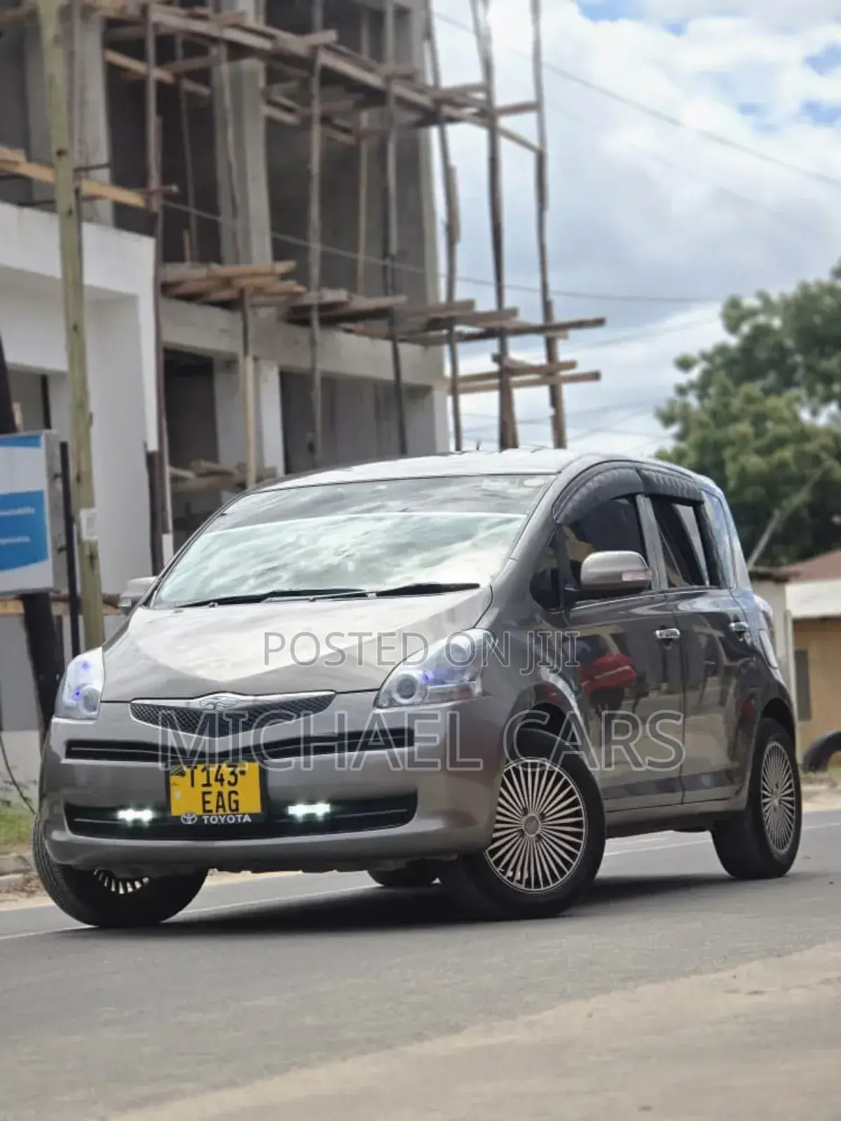 Toyota Ractis 2009 Gray