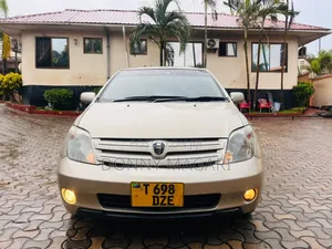 Toyota IST 2003 Silver