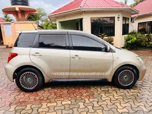 Toyota IST 2003 Silver