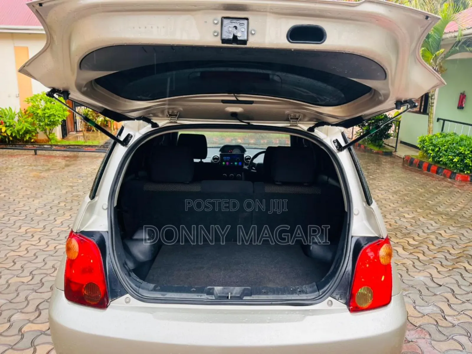 Toyota IST 2003 Silver