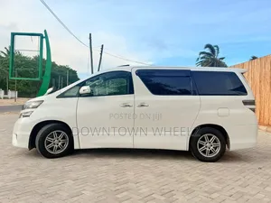Toyota Vellfire 2010 White