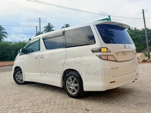 Toyota Vellfire 2010 White