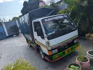 Mitsubishi Canter 1998 White