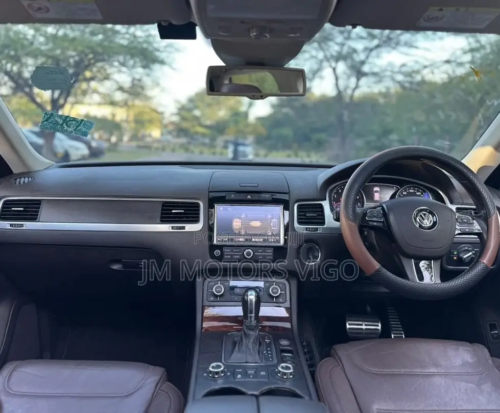 Volkswagen Touareg Hybrid 2012 White