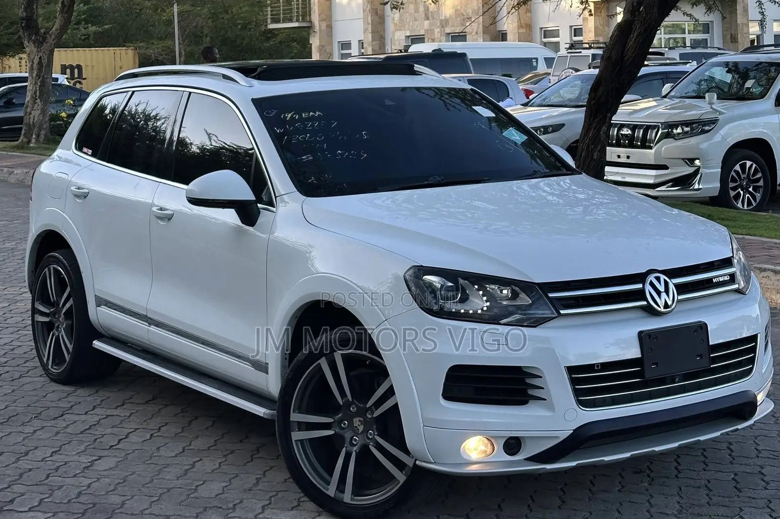 Volkswagen Touareg Hybrid 2012 White