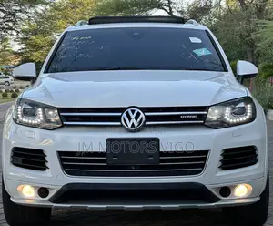 Volkswagen Touareg Hybrid 2012 White