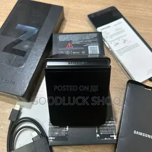 New Samsung Galaxy Z Flip3 5G 256 GB