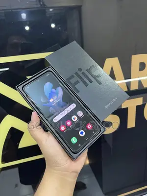New Samsung Galaxy Z Flip4 256 GB Black