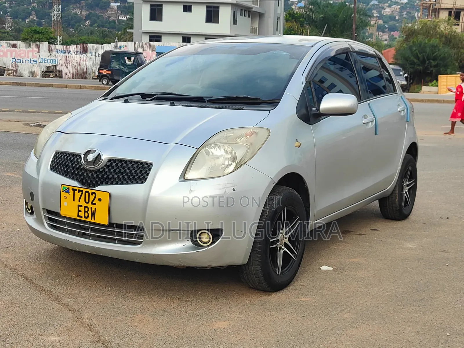 Toyota Vitz 2004 Silver