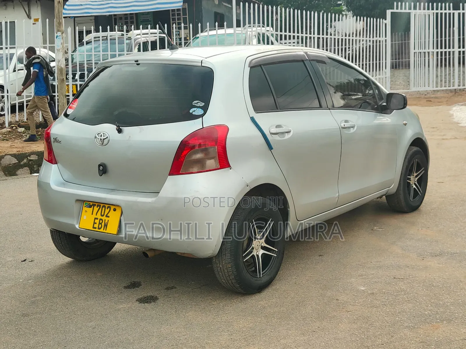 Toyota Vitz 2004 Silver