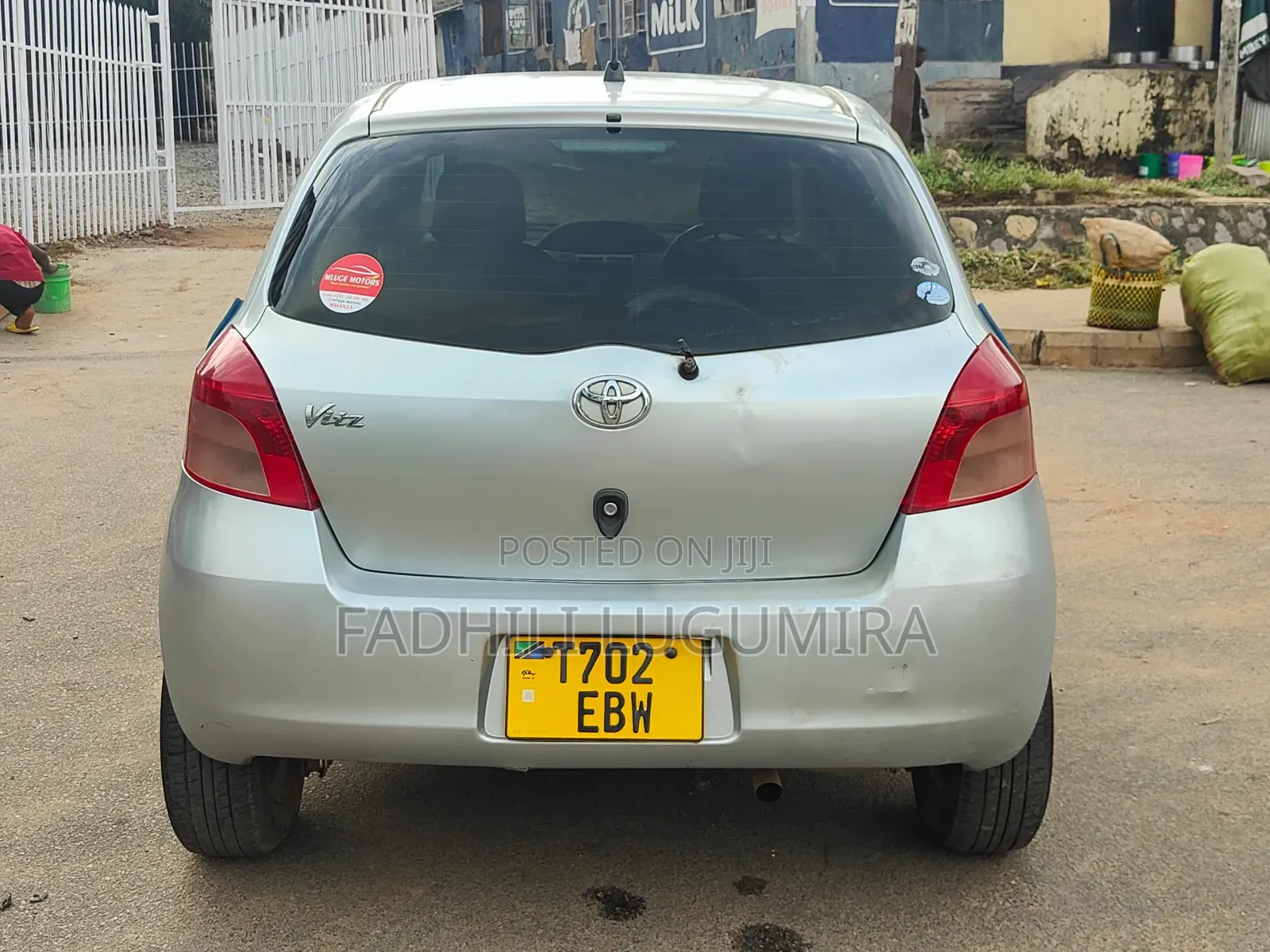 Toyota Vitz 2004 Silver