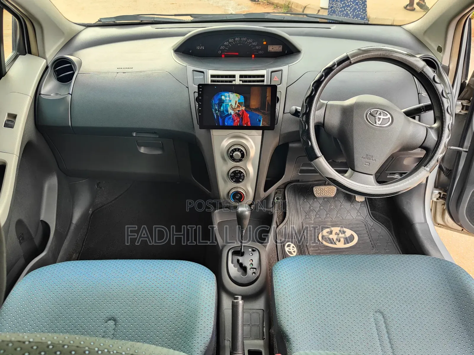 Toyota Vitz 2004 Silver