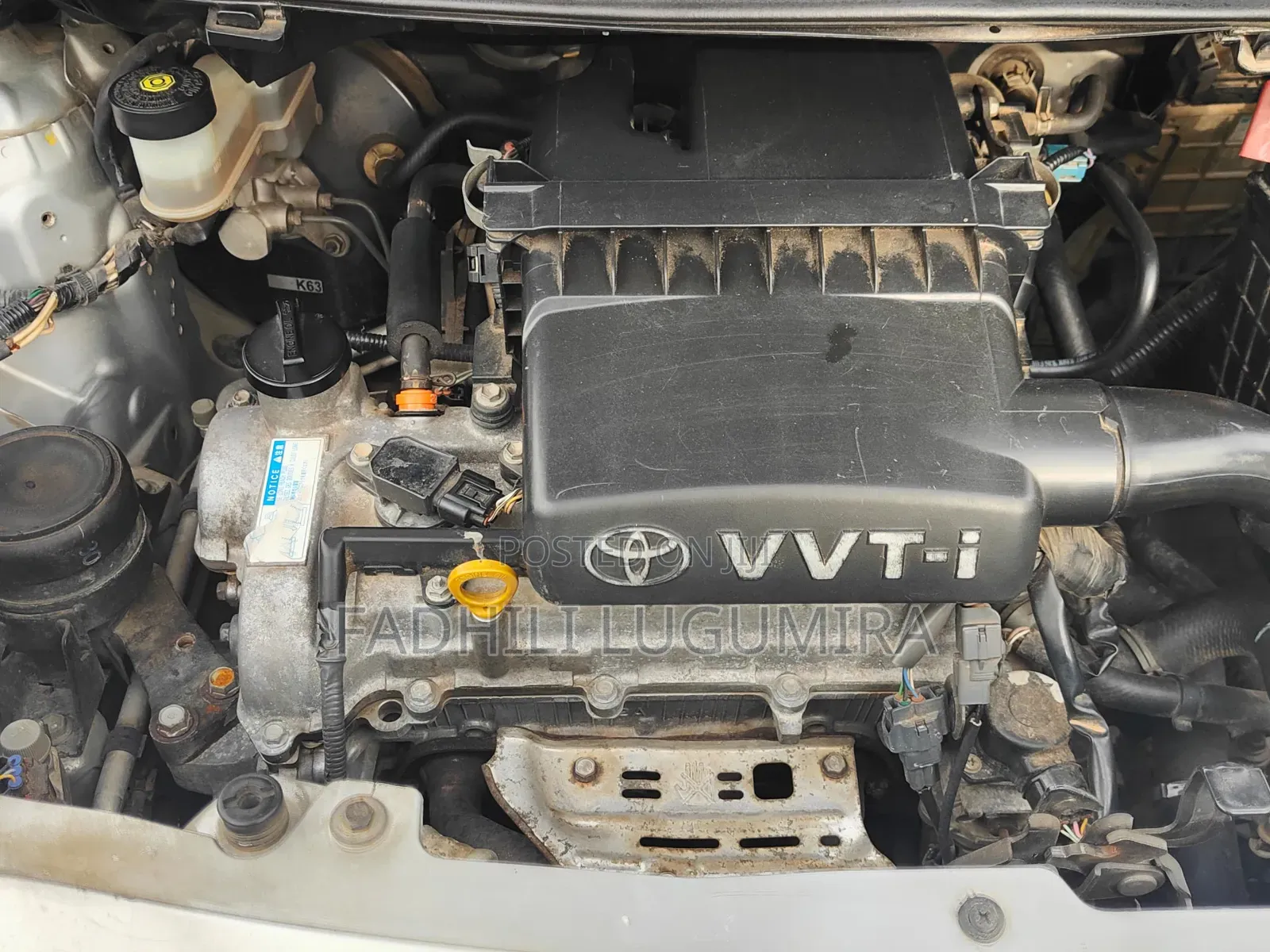 Toyota Vitz 2004 Silver