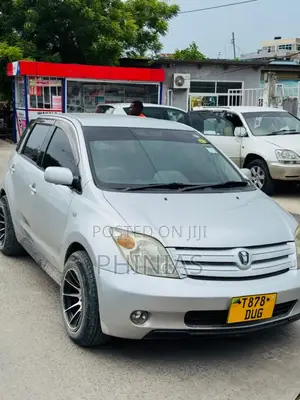 Toyota IST 2005 Silver