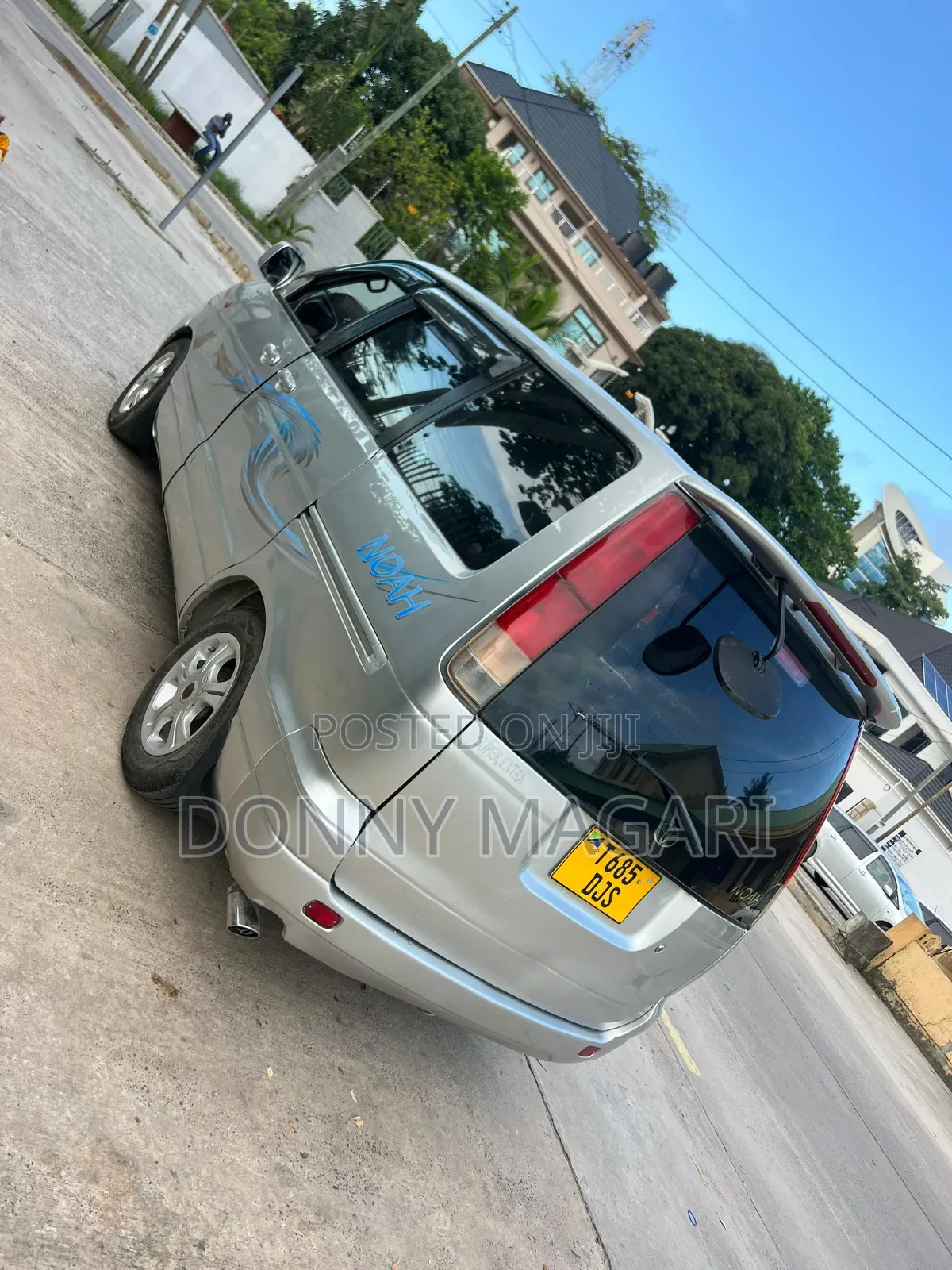 Toyota Noah 2.0 AWD (8 Seater) 2004 Silver