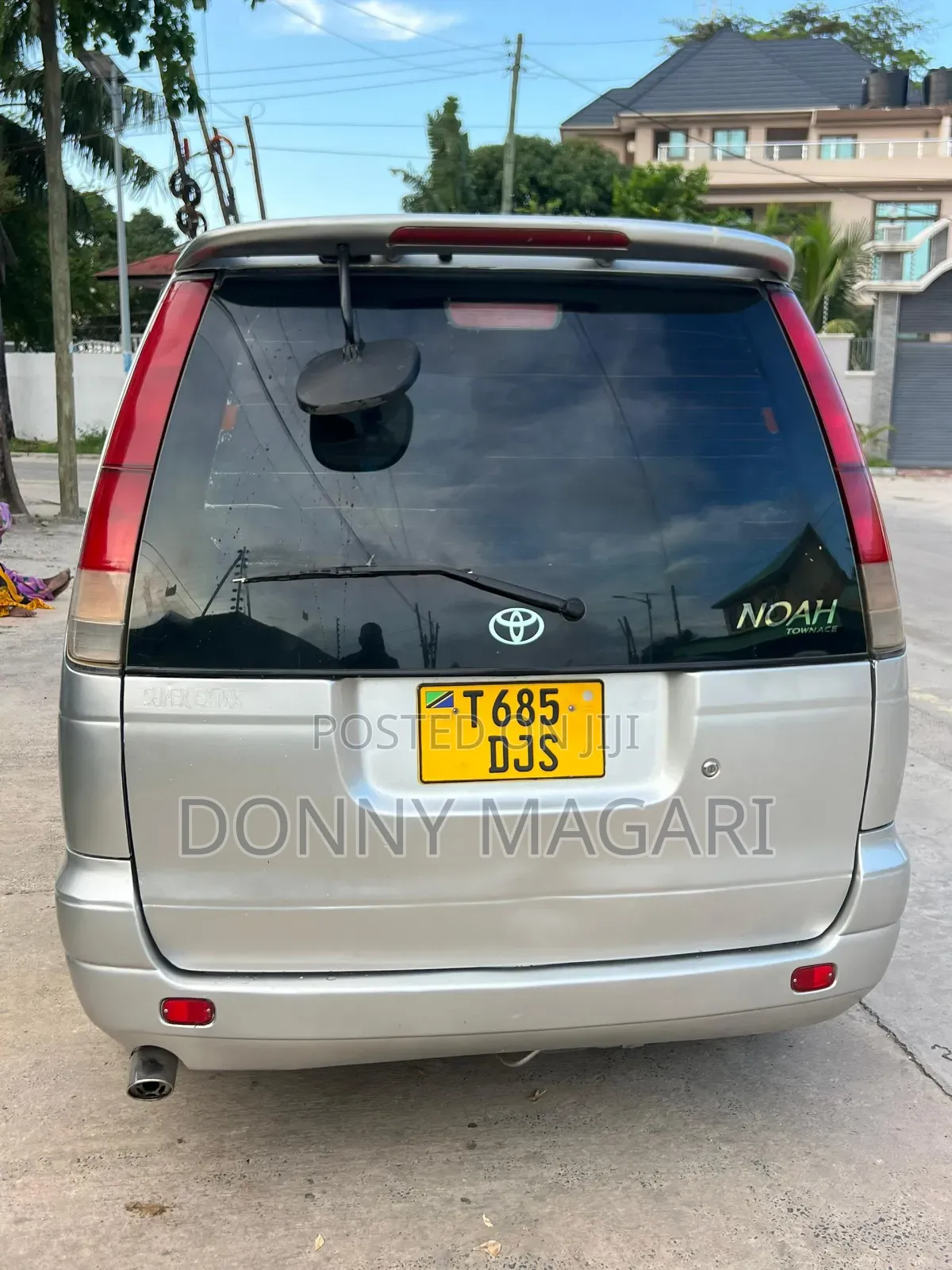 Toyota Noah 2.0 AWD (8 Seater) 2004 Silver