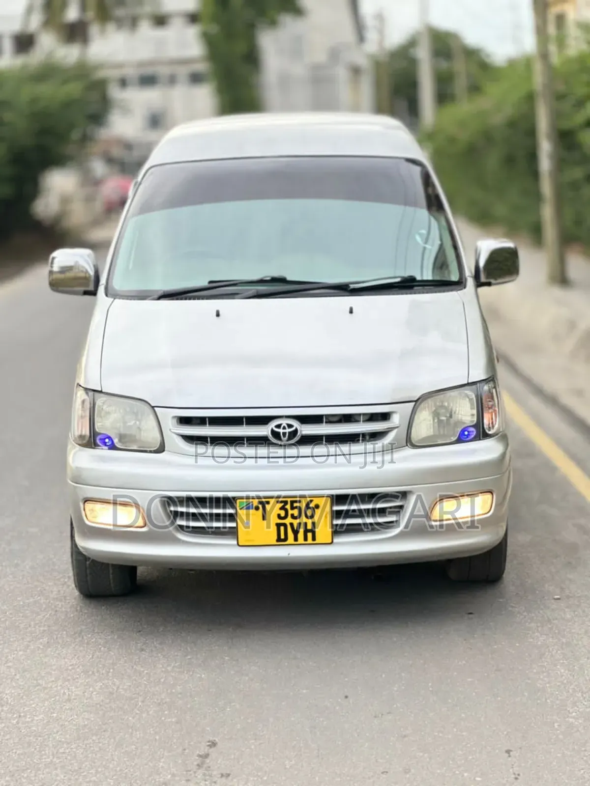Toyota Noah 2.0 AWD (8 Seater) 2001 Silver