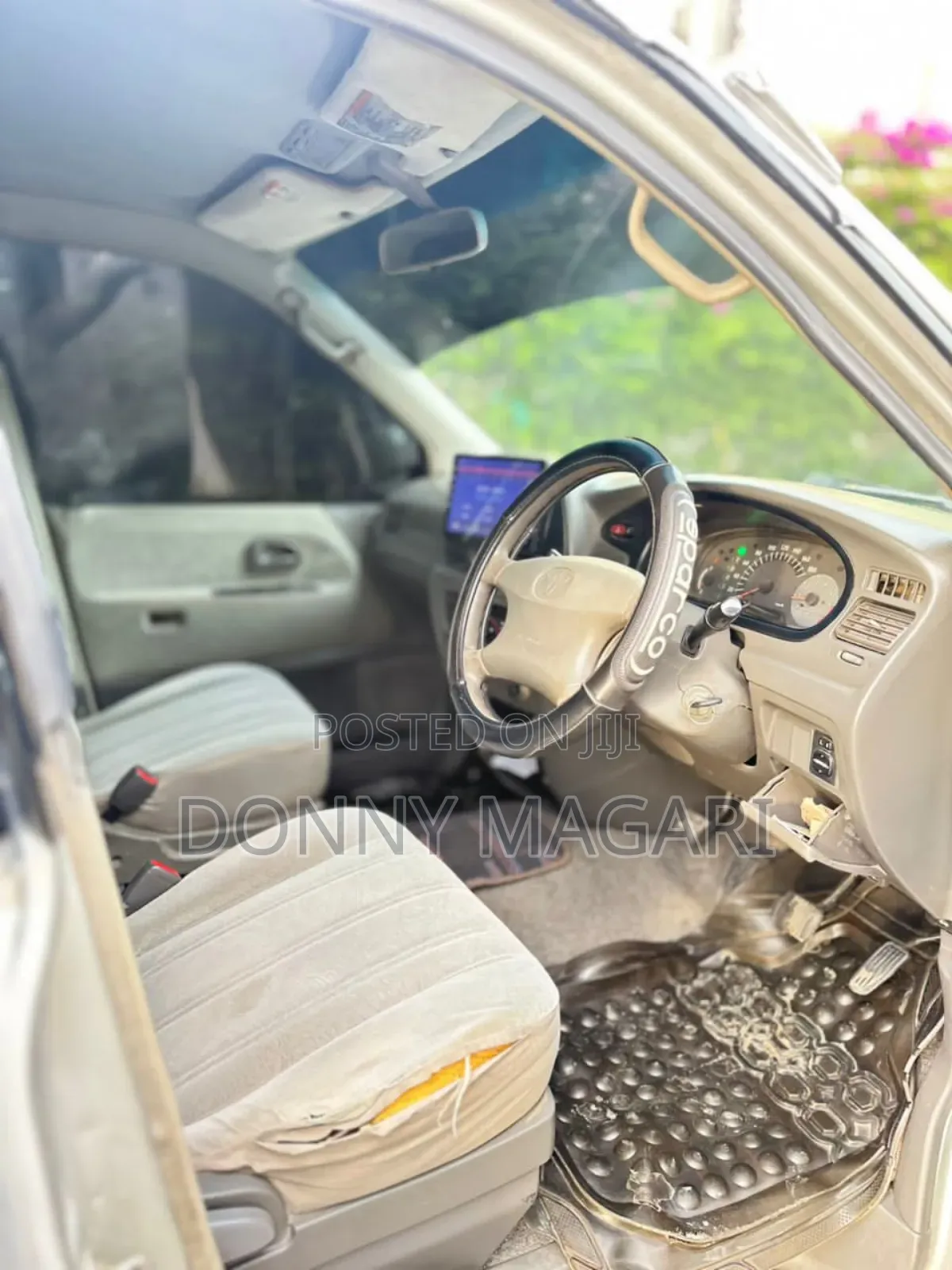 Toyota Noah 2.0 AWD (8 Seater) 2001 Silver