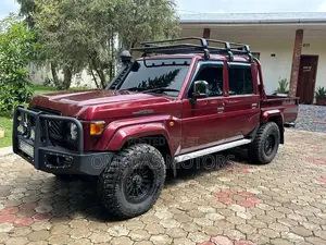 Toyota Land Cruiser 4.5 V8 VXR 2021 Maroon