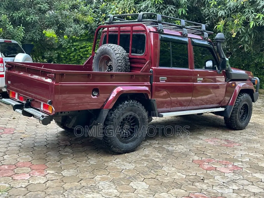 Toyota Land Cruiser 4.5 V8 VXR 2021 Maroon