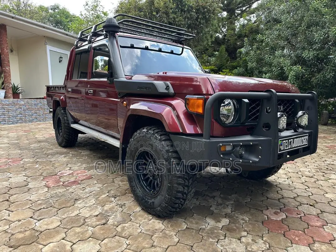 Toyota Land Cruiser 4.5 V8 VXR 2021 Maroon