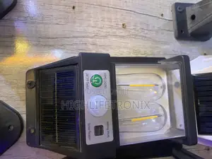 Taa Ya Solar Ya Nje Yenye Sensor Ya Mwanga Na Swichi Ya on/Off